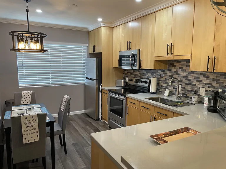 721 E Montebello Ave #225 — Photo 9