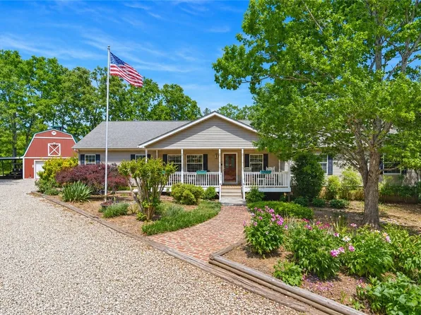113 Westwood Dr, Westminster, SC 29693
