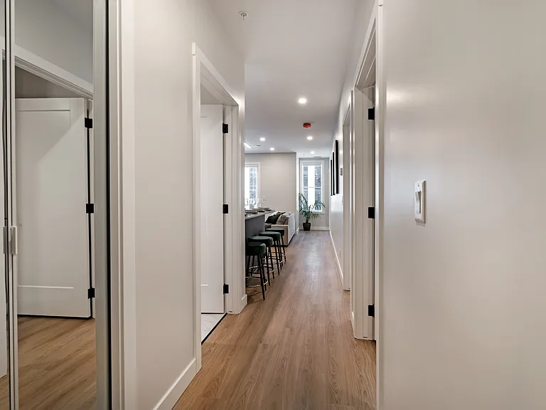 909 5th Ave SW — Photo 52