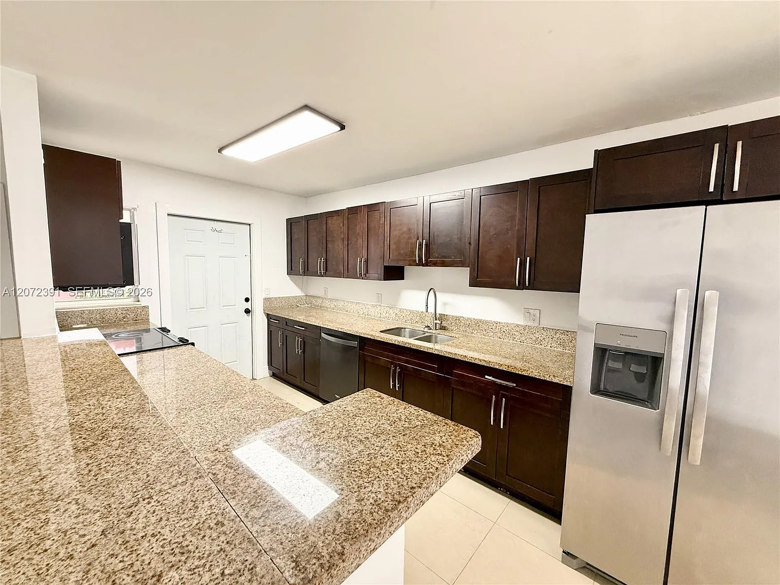 Riverside Condo — Photo 3