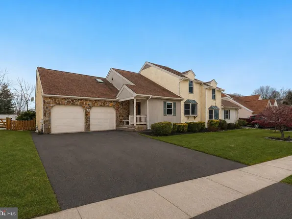 87 Chandler Ct, Hockessin, DE 19707