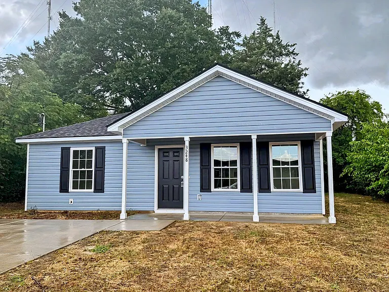 3248 Chandler St — Photo 1