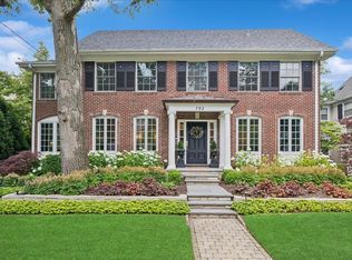 792 Walden Rd, Winnetka, IL 60093