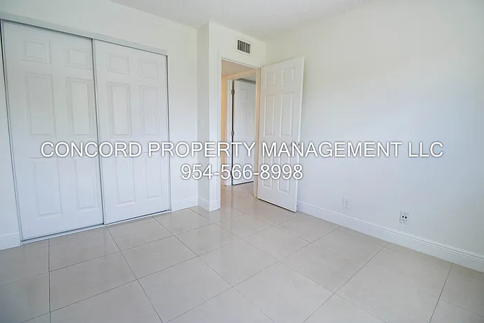 1727 Liberty St #6 — Photo 11