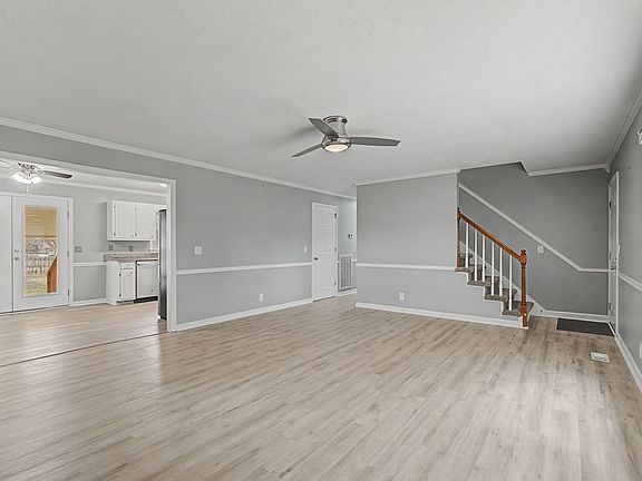5th image of 410 Ridgetop Dr