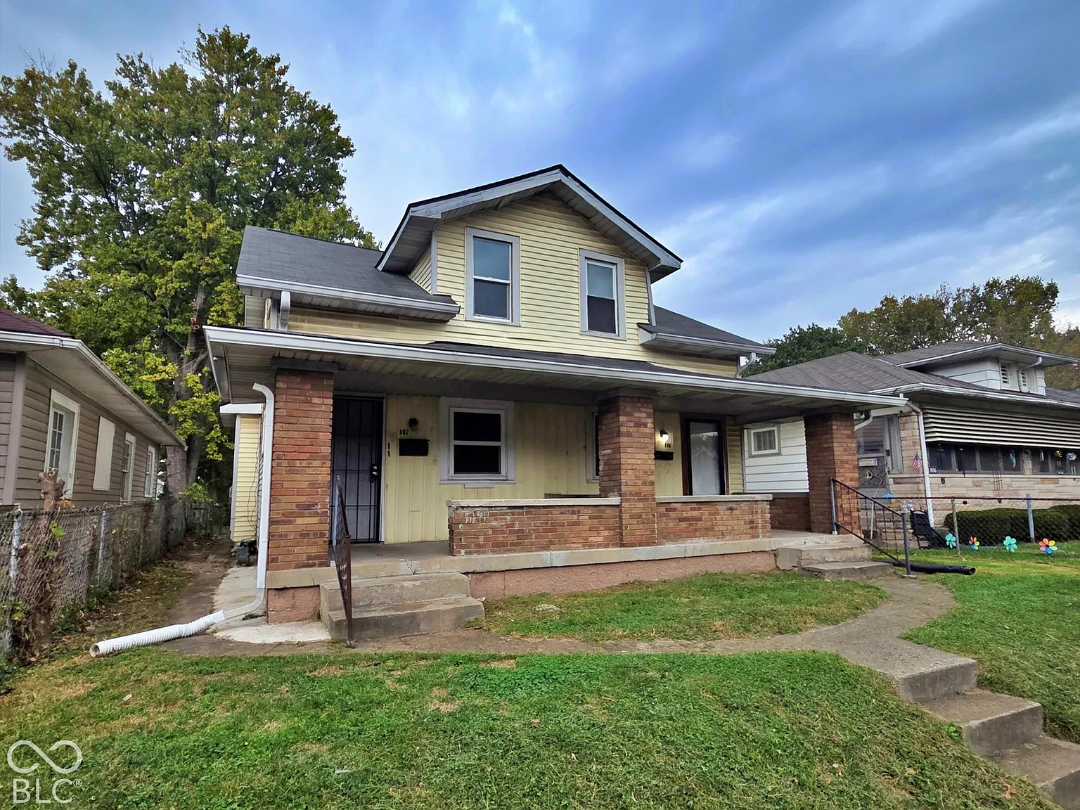 2 bed, 1.5 bath, 942 sqft, $999 — Photo 3