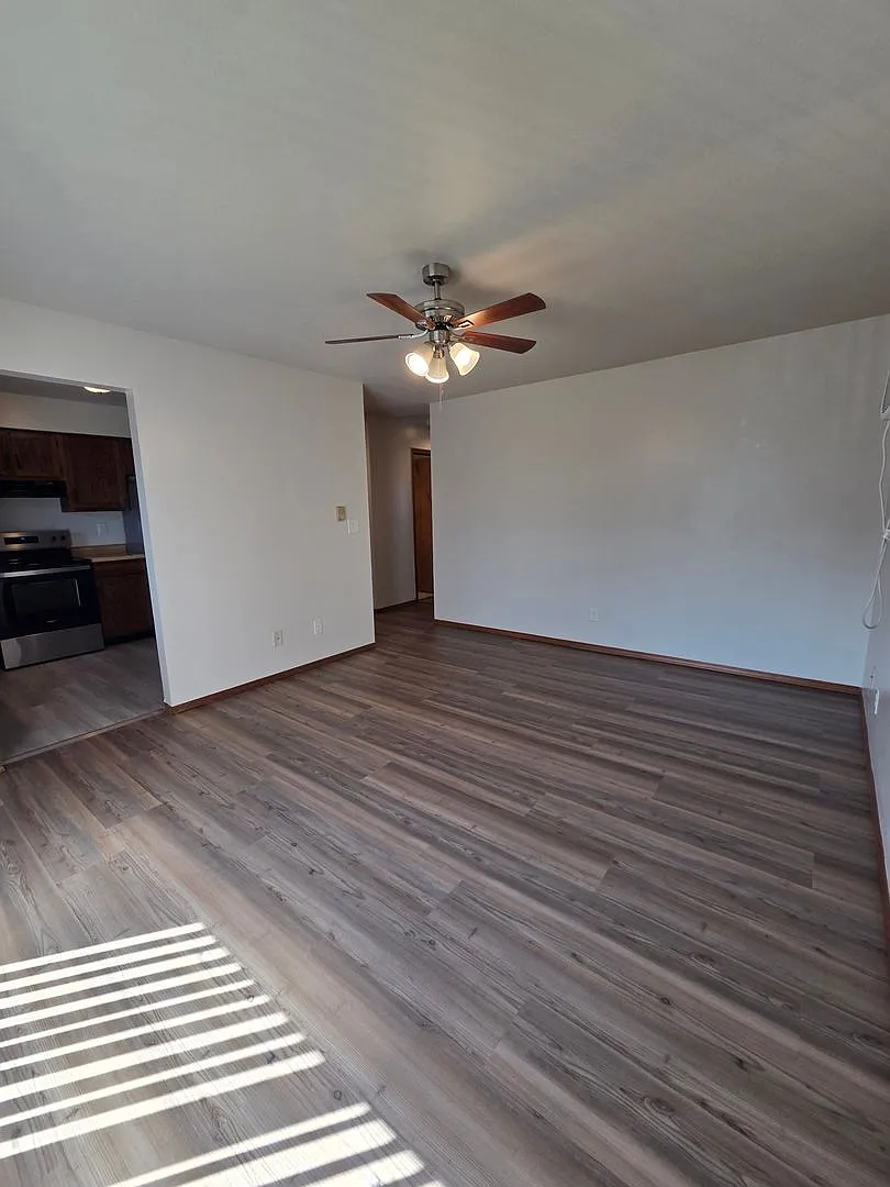 Boxwood Dr. 6012 — Photo 4