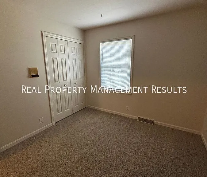 7577 Nottingham Dr — Photo 17