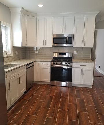 5th image of 1119 N 6th Ave