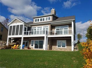 1956 Calabria Ln, Rock Creek, OH 44084