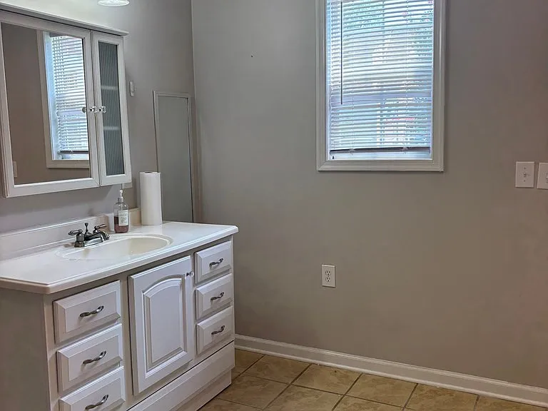 505 Adams Ave — Photo 24