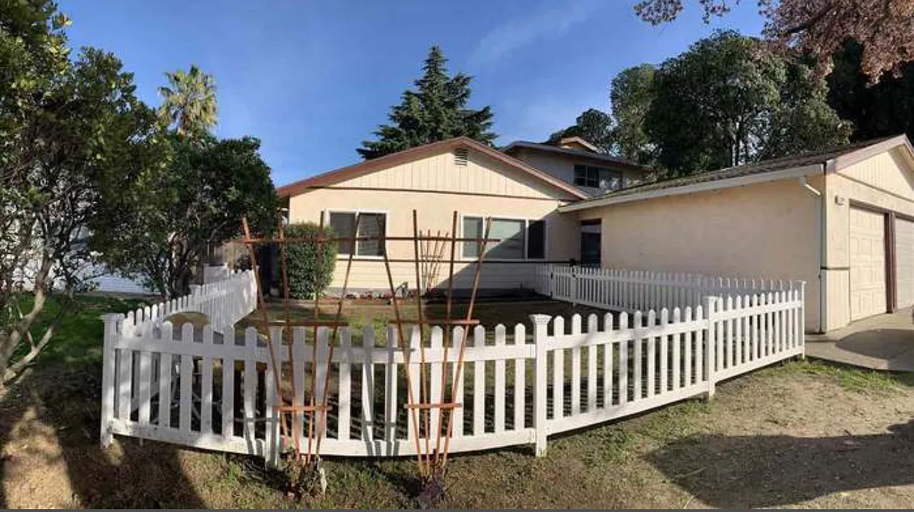 2221 Manzanita Way Unit B photo 1