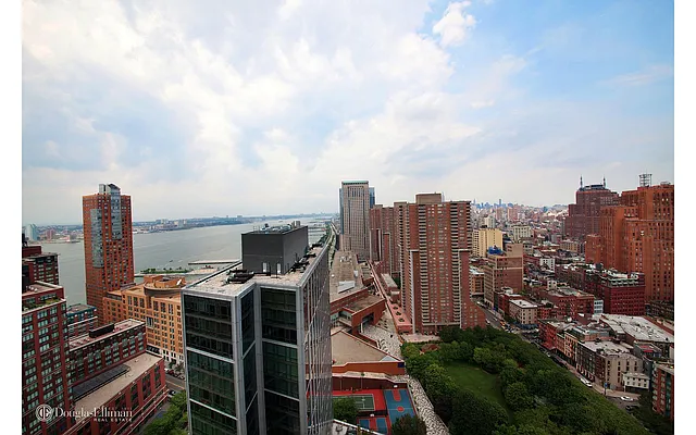 Rented by Douglas Elliman | media 8