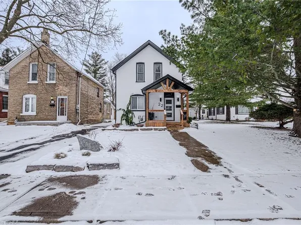22 Foster St, Brantford, ON N3S 2A8