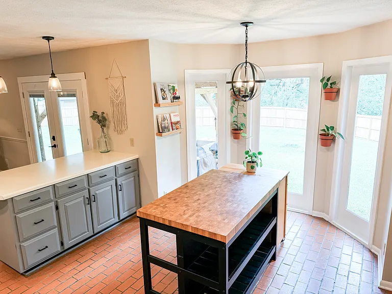 306 Oak Ridge Cir — Photo 17