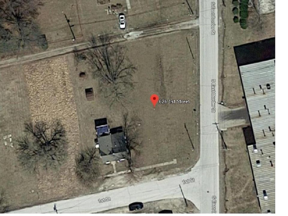 1st image of 626 1st St