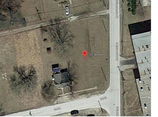 626 1st St, Monroe City, MO 63456