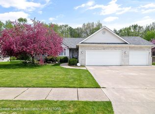 4382 Fieldview Dr, Grand Ledge, MI 48837