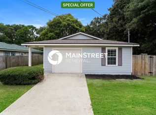 737 N Cypress Ave, Green Cove Springs, FL 32043