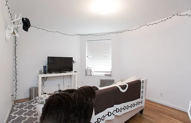 Rented by Emor Management Inc. | media 98