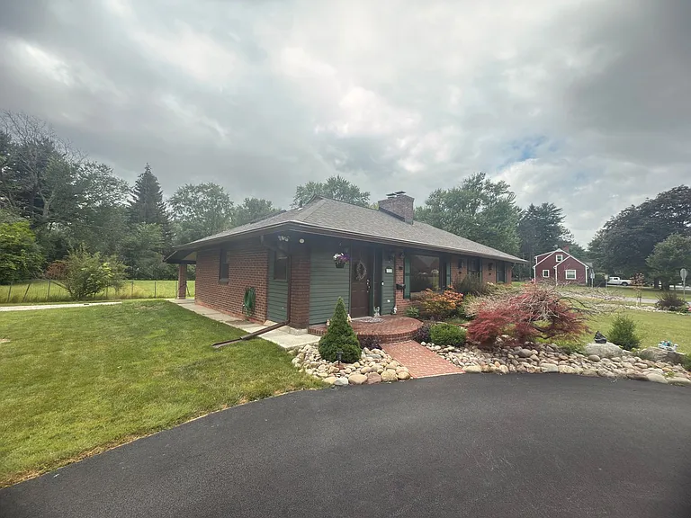 2158 Rankin Rd — Photo 1