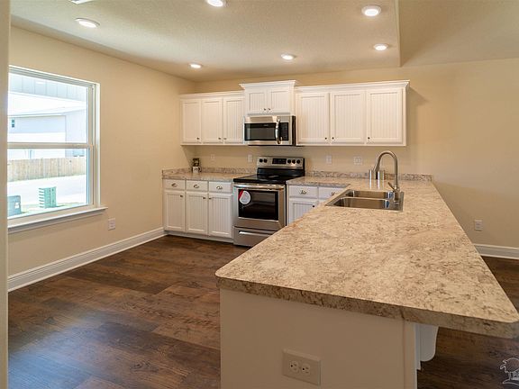 5th image of 7038 Sonny Dr #10A