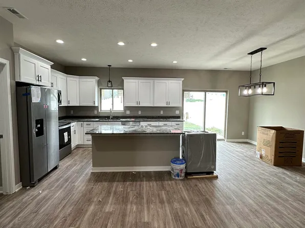 5030 W Hillsboro Dr, Lincoln, NE 68528