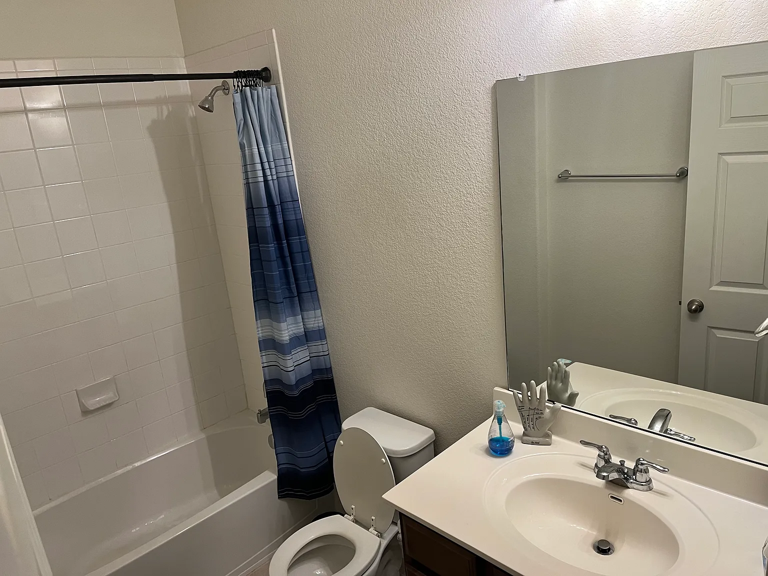 4 bed, 2270 sqft, $875 — Photo 3
