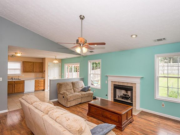 3rd image of 309 Masterson Station Dr