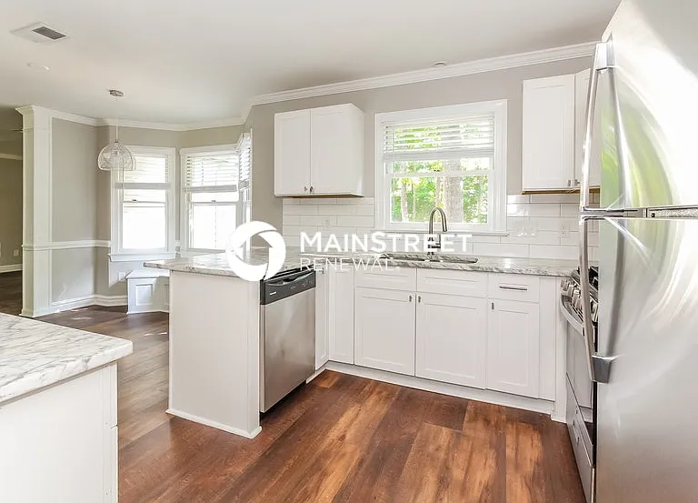 8902 Hunters Pointe Dr — Photo 7