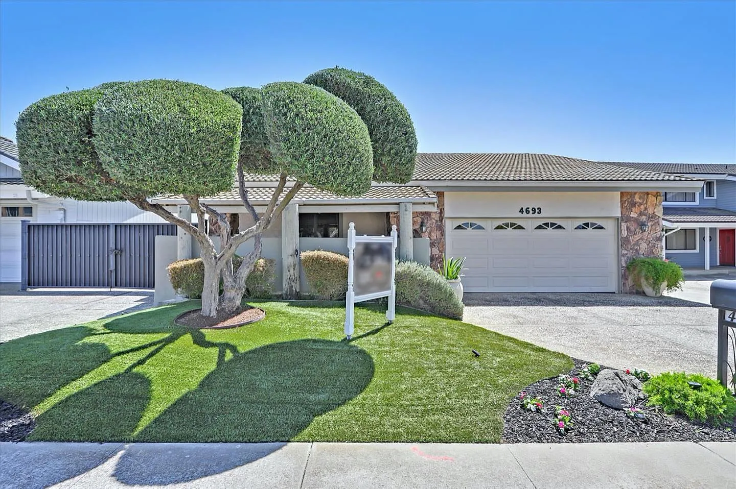 4693 Discovery Point photo 1