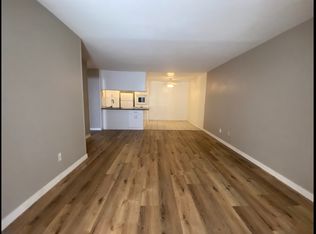 11920 Mayfield Ave #7, Los Angeles, CA 90049