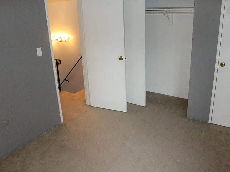 10 Village Brook Ln — Photo 28