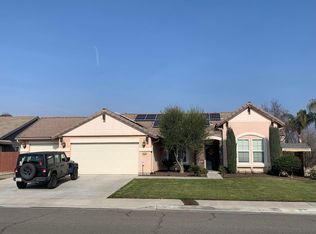 1878 W Tudor Ln, Hanford, CA 93230