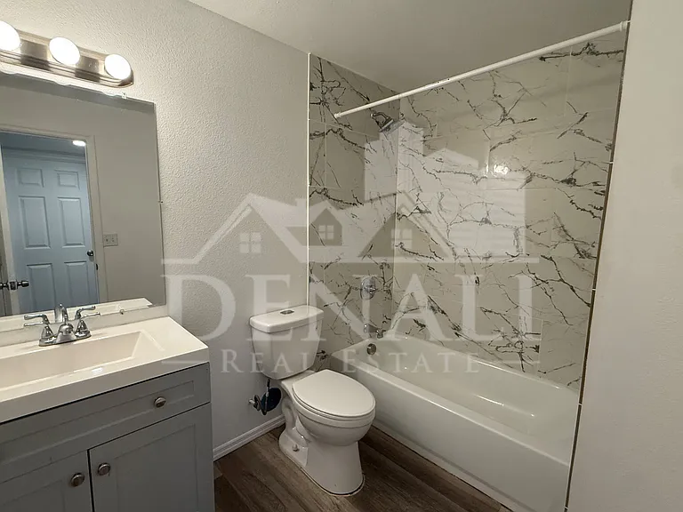 2027 N 66th Dr — Photo 16