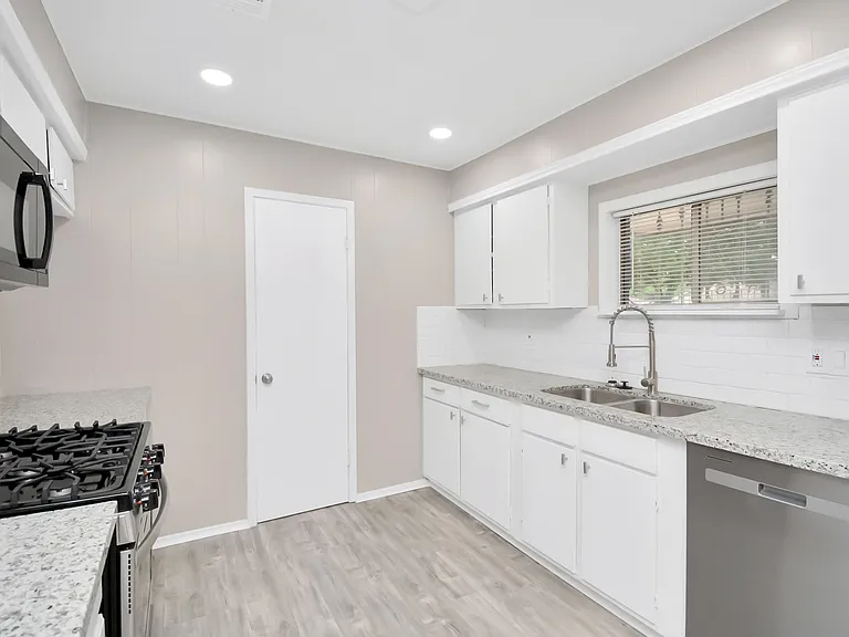 Front kitchen