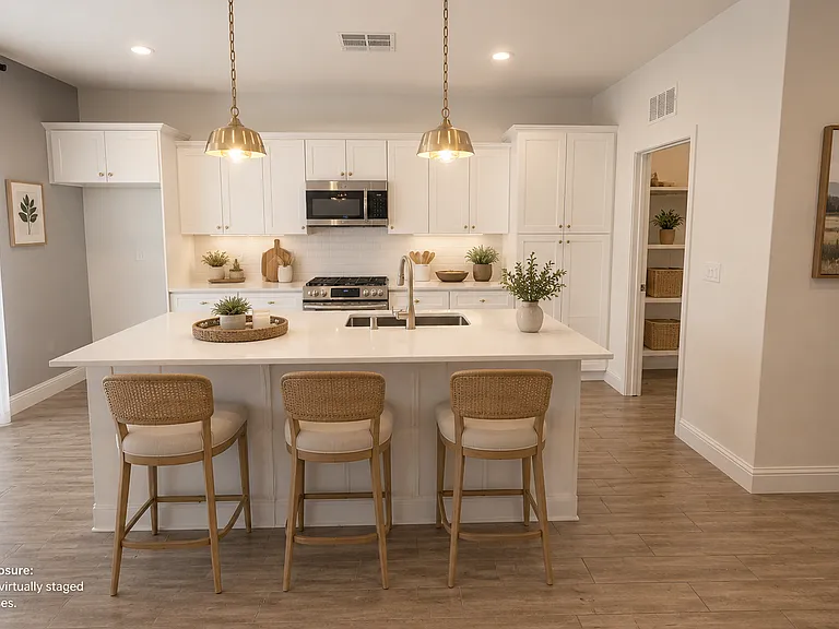 7073 W Poe Ave — Photo 3