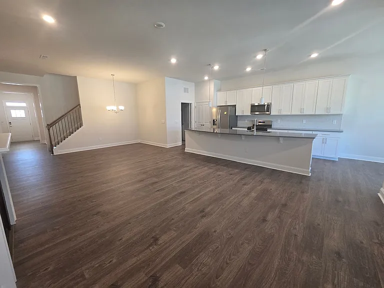 200 Mary Montrose Blvd — Photo 11