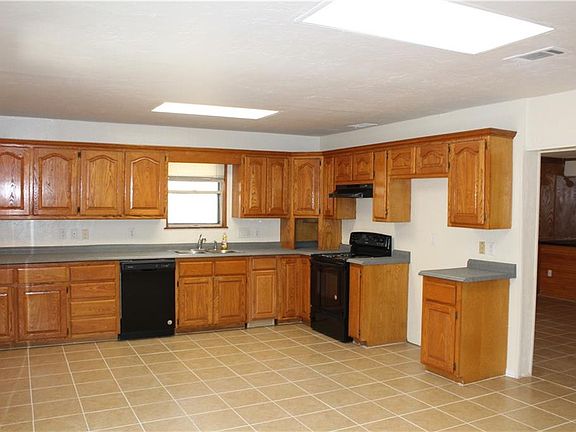 3rd image of 514 Sunset Dr