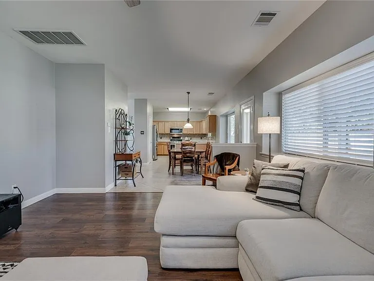 1405 Faustino Cv — Photo 9