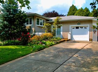 2913 Montgomery St, Wantagh, NY 11793