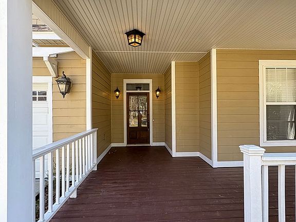 2nd image of 540 Orchard Cir