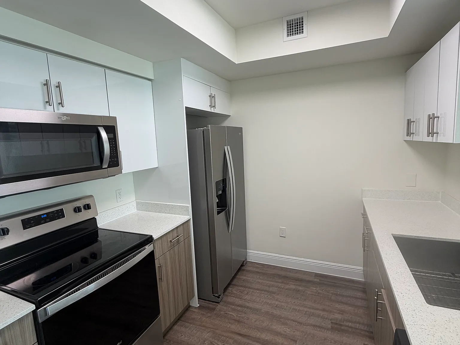 2 bed, 1080 sqft, $3,650 — Photo 2