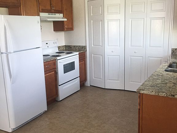 4th image of 530 Old Farm Pl