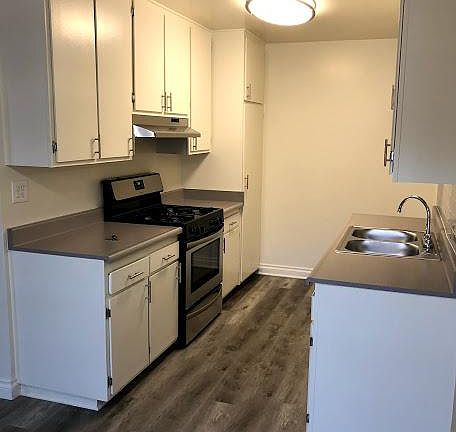 5th image of 8801 Owensmouth Ave APT 3