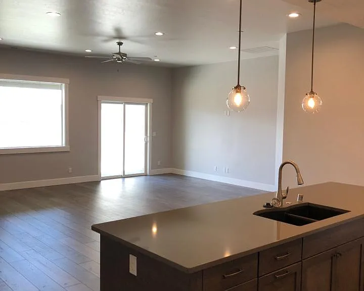 2601 Sunray Ave — Photo 5