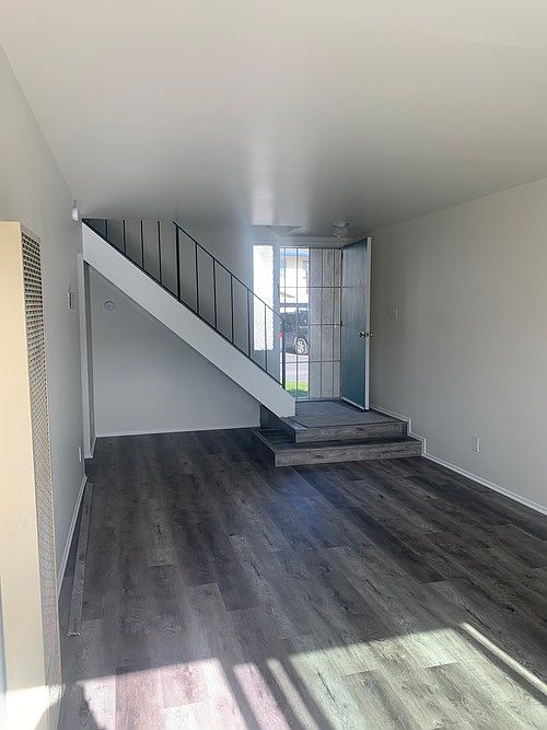 1st image of 243 Sunnyhills Dr