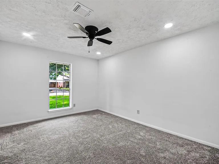 3910 Chile Dr — Photo 27