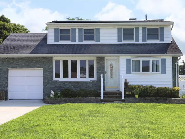 128 Avondale Drive, Centereach, NY 11720