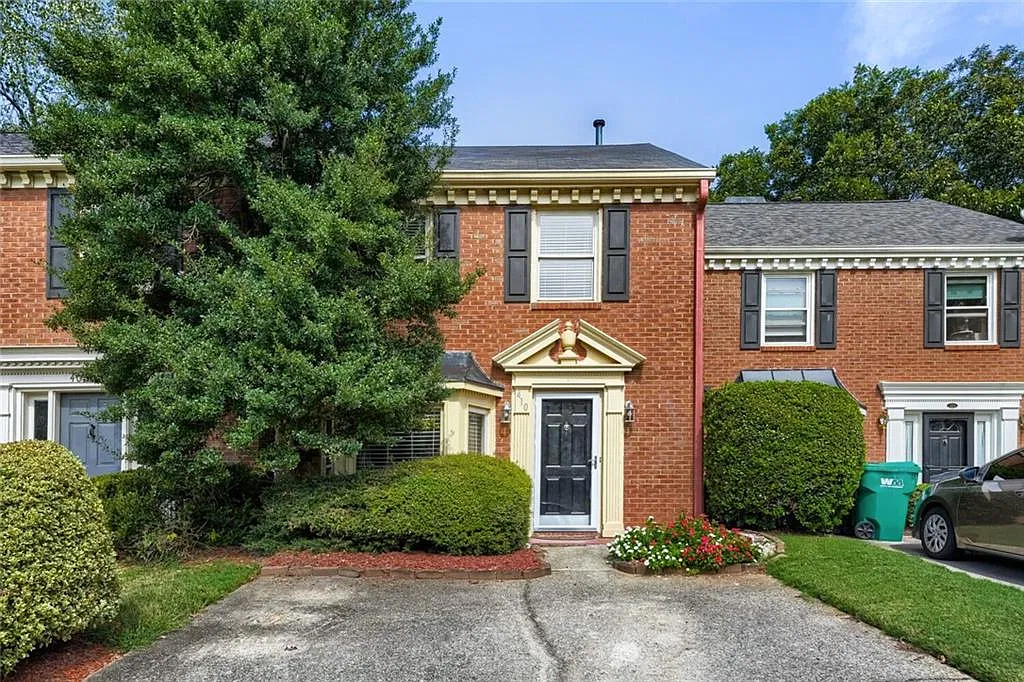 2 bed, 2.5 bath, 1536 sqft, $2,000 — Photo 2